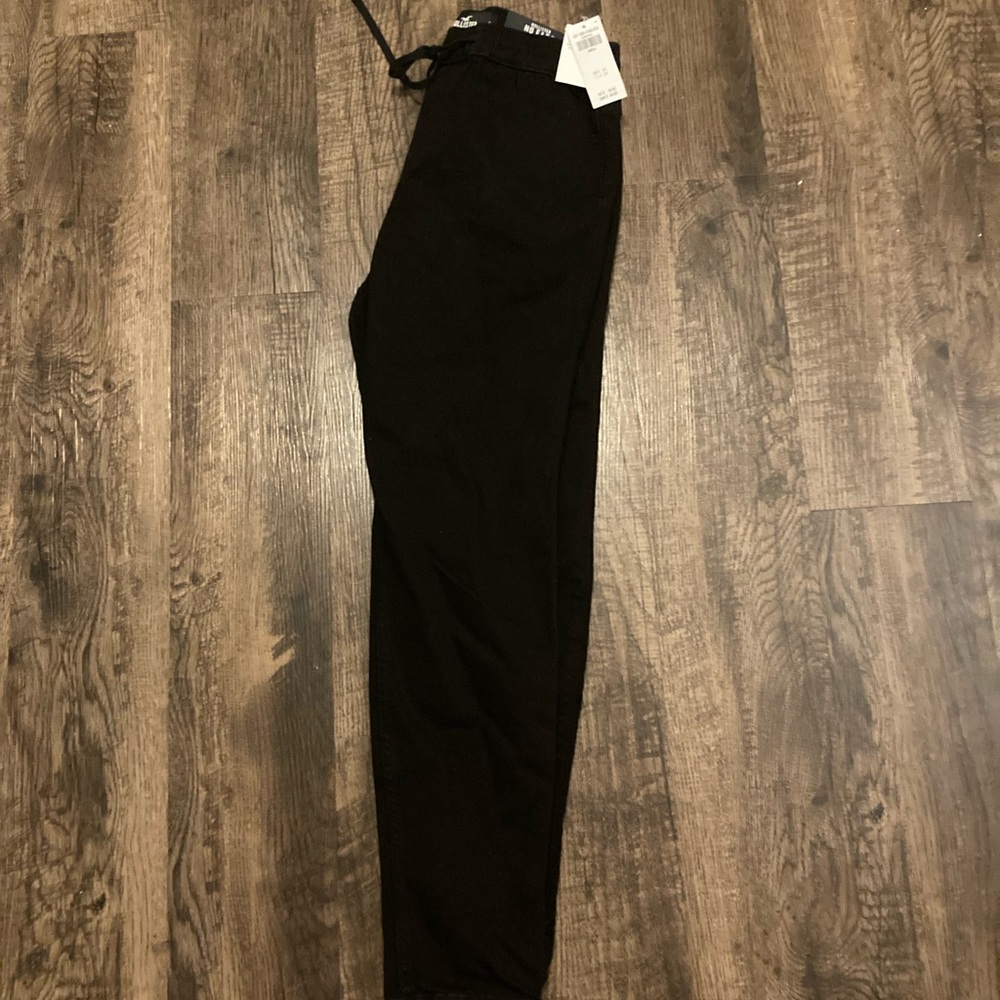 Hollister 30/30 black jogger pants (no fade)